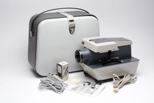 Rollei Type P 11 Slide Projector W/Remote, Case, Extra Bulb Tested woks great