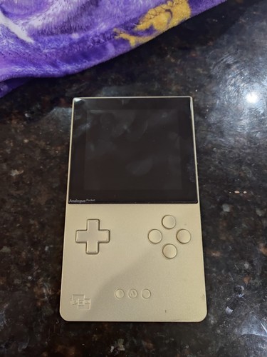 Analogue Pocket Gold Limited Edition