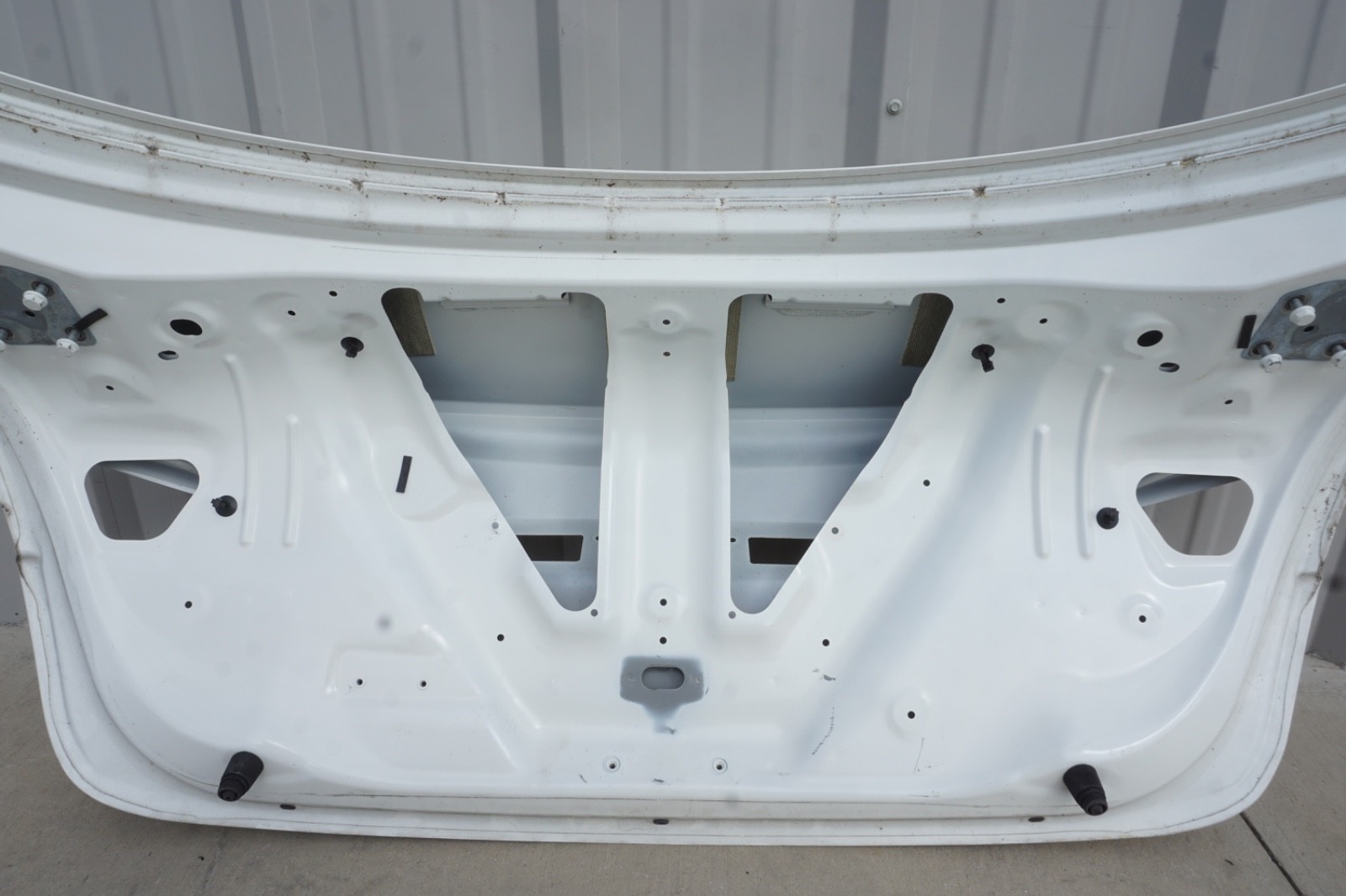 2014 - 2020 Maserati Ghibli Rear Trunk Lid Deck Shell Cover Panel OEM