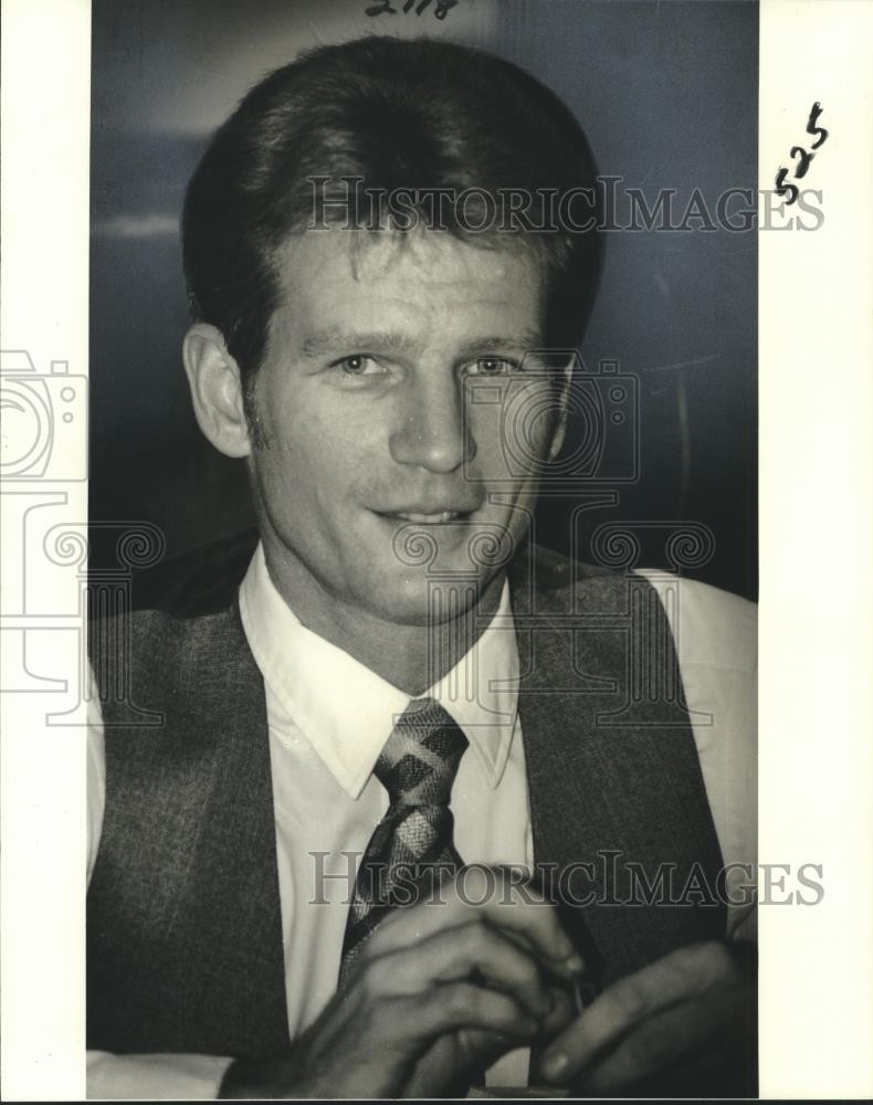 1982 Press Photo of John Gordon President Nautilus Crane Equipment Corp