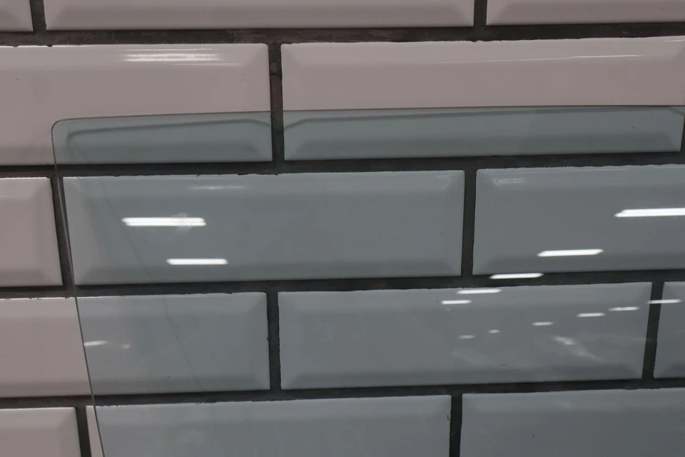 Janela direita da porta do passageiro Honda Prelude 1983-1987 *somente vidro* - Imagem 2 de 4