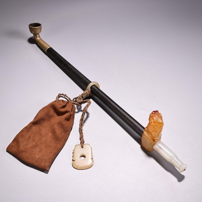 #ad old A Qing Dynasty Hetian jade tobacco pouch GBP 228.00