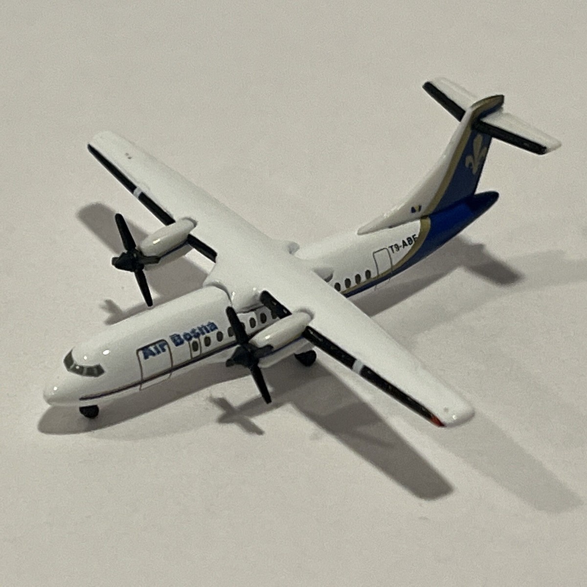1:500 Herpa Air Bosnia ATR 42 Jet Toy Model Wings Herzegovina