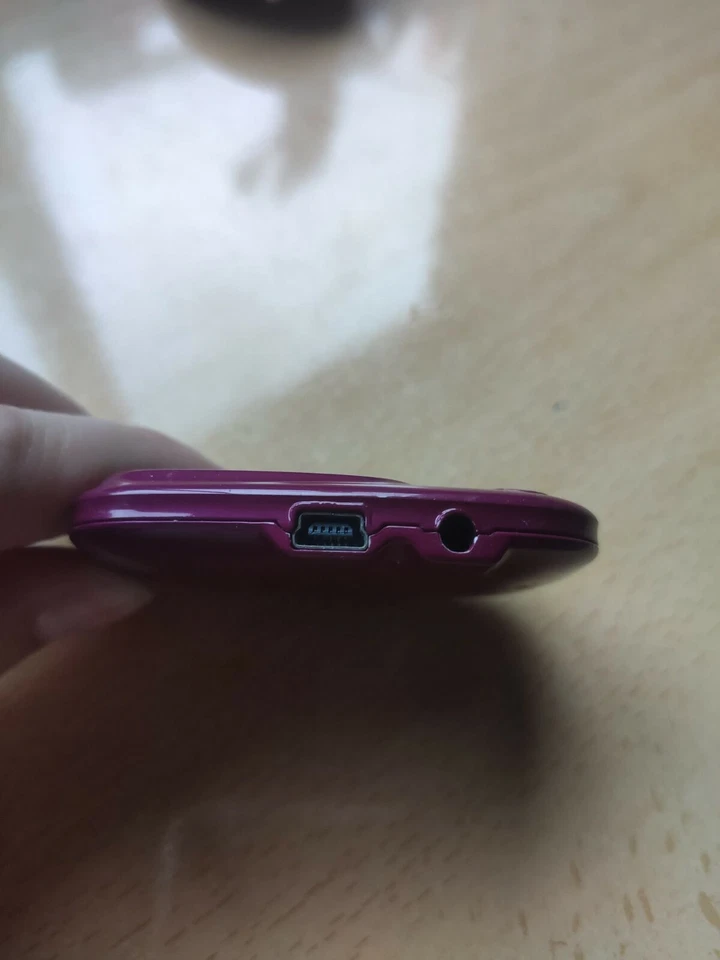 MP4 SUNSTECH ICARO de color rojo borgoña o vino - Imagen 2 de 4