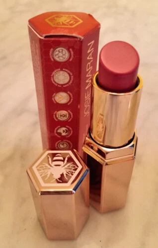 Productos para lápices labiales Josie Maran con todos los ingredientes naturales