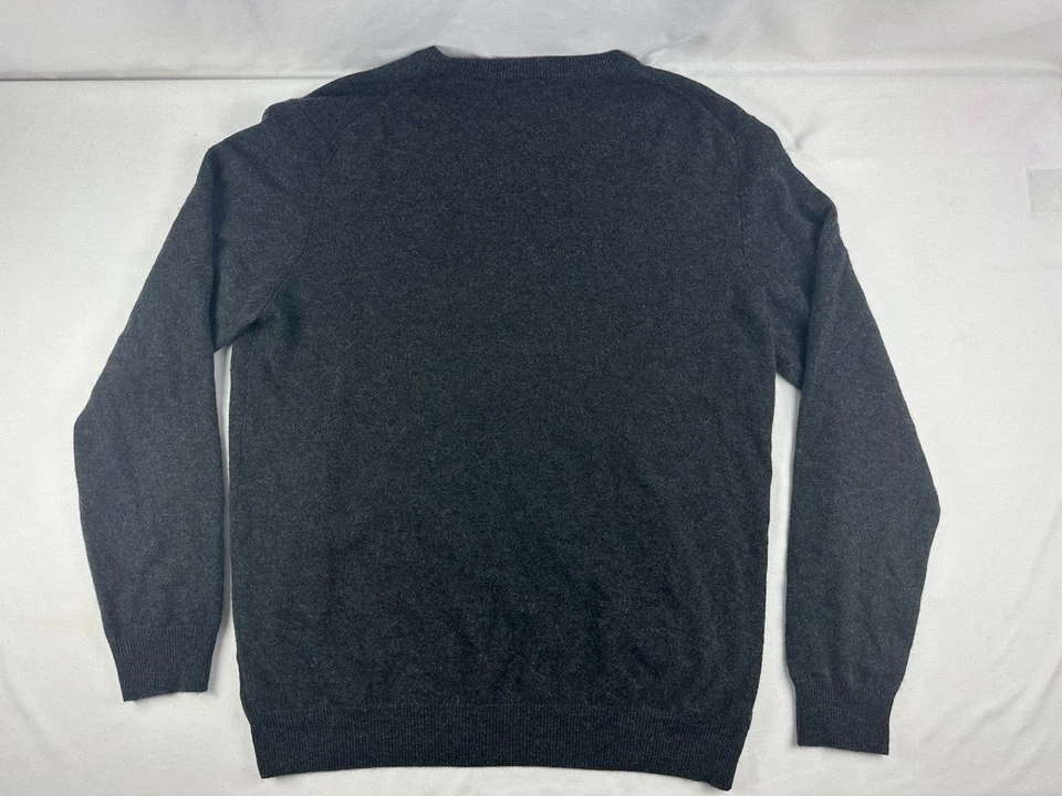 NWT Club Room Luxury 100% Cashmere Men's V Neck Sweater Gray Size XL - Image 2 of 4