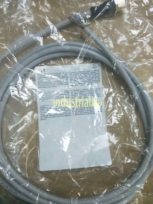 1PC SICK YF2A15-020VB5XLEAX 2096239 Neu