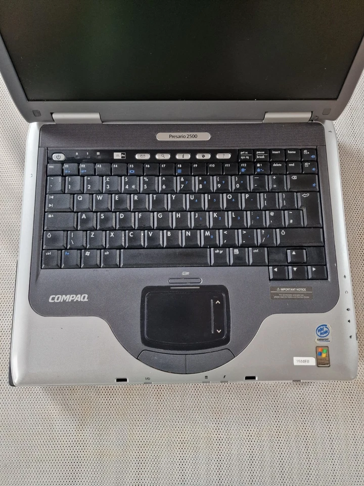 Vtg Compaq Presario 2500 15" Intel Celeron Laptop for parts Read Description - Image 2 of 4