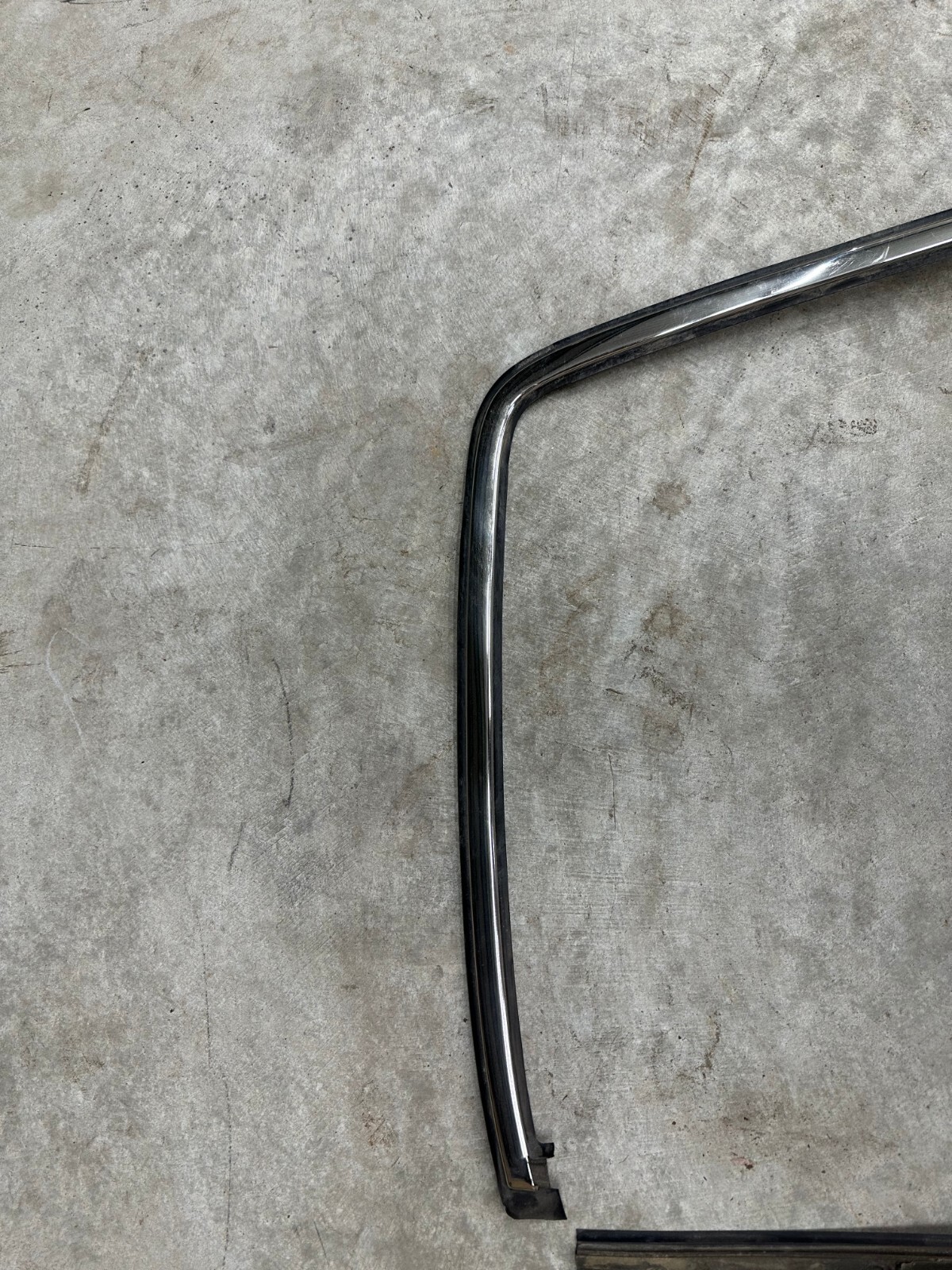 Rolls Royce Silver Seraph Rear Windshield Window Trim Chrome