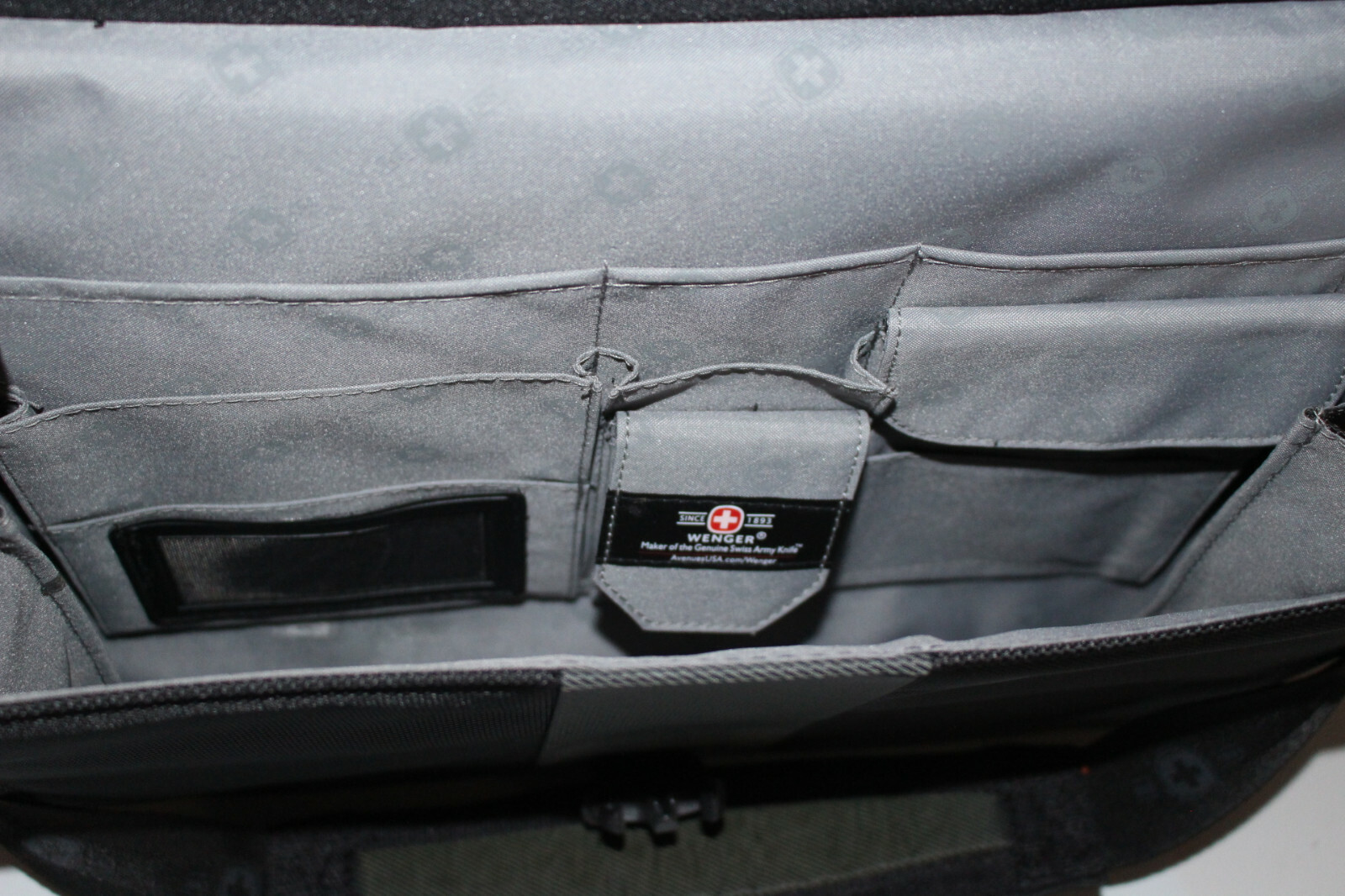 Wenger Swiss Army Laptop Computer Case Shoulder Bag Carryon Briefcase