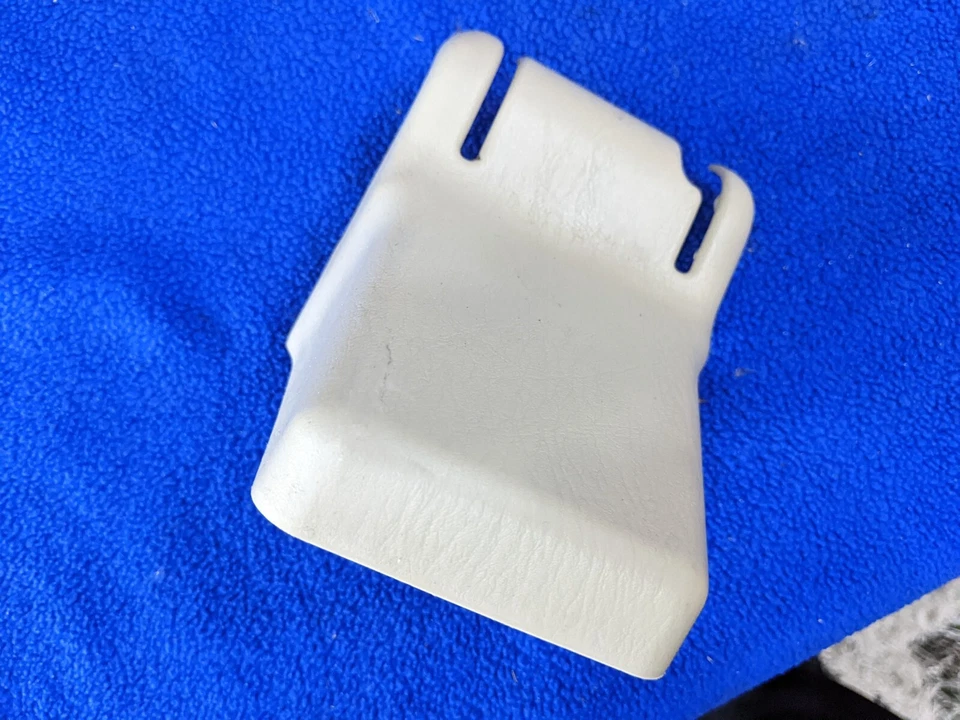 *КОЛИЧЕСТВО 1* бежевый желтовато-коричневый lx470 2-й ряд сиденье трек крышка со стороны водителя 1998-2007 - Изображение 4 из 4