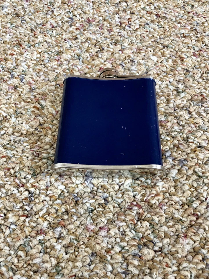 Único acero inoxidable 6 OZ. Frasco de metal duradero divertido bigote azul marino Foto 3 de 4