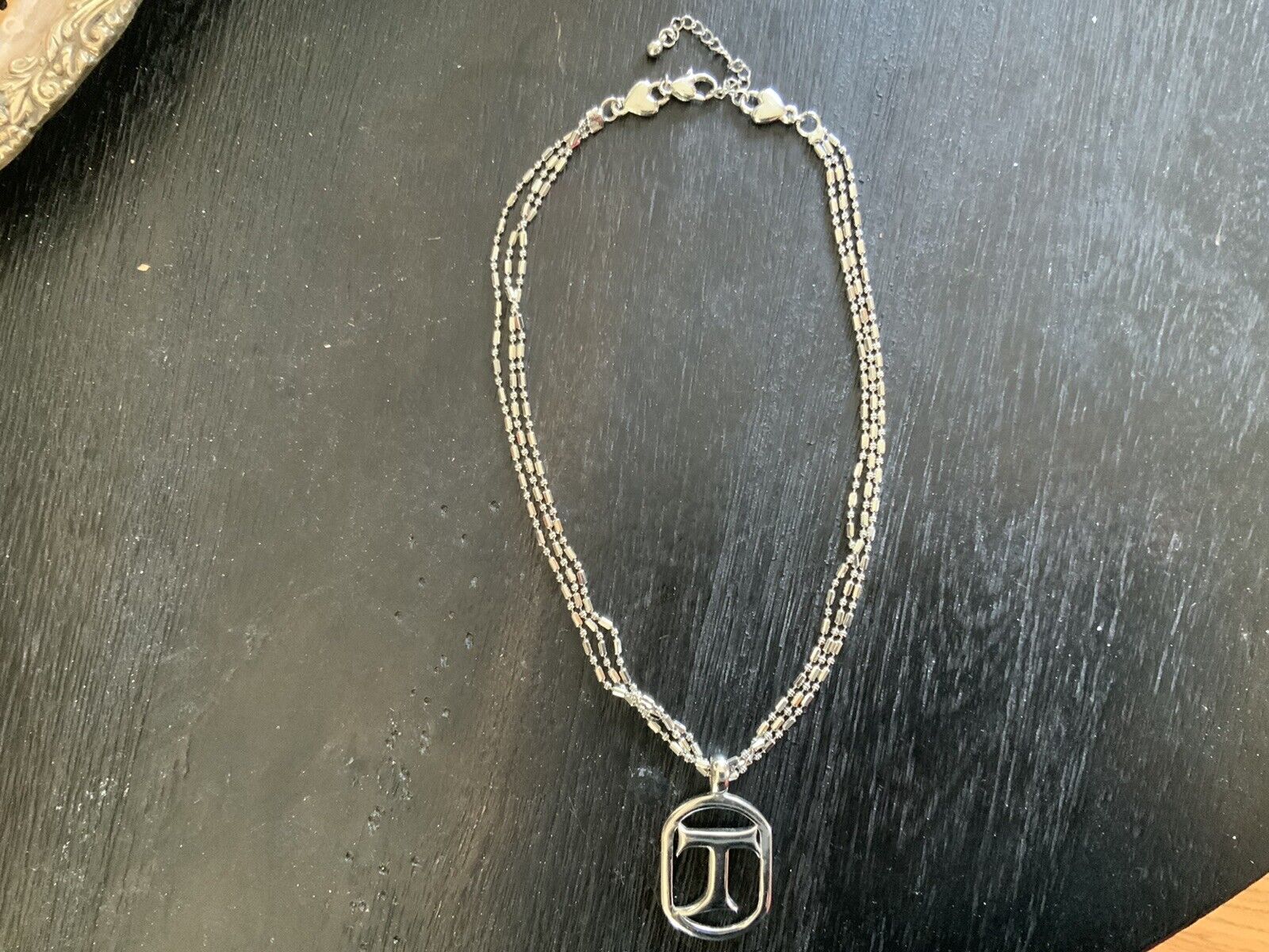 tommy hilfiger necklace - image 1