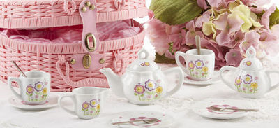 Delton Children's Porcelain Tea Set for 2 in Wicker Basket SMILEY