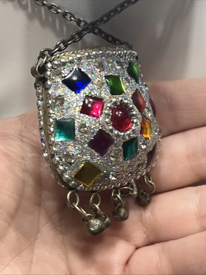 Vintage Tibetano Metal Dinheiro Pílula Bolsa de Armazenamento Amuleto Tintura Dangler Corrente Reparo - Imagem 4 de 4