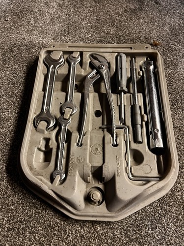 BMW E30 3 Series Original Tool Kit to fit models 1984 to 1990