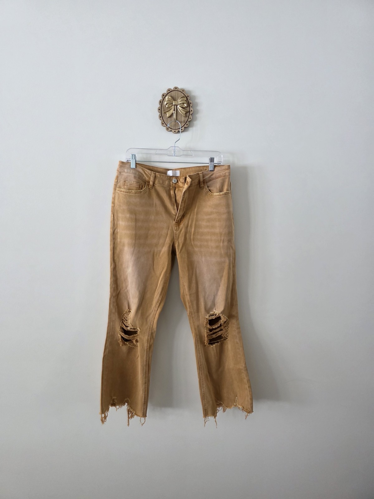 VERVET Women's Distressed Beige Straight Jeans Frayed Hem 5-Pocket Design