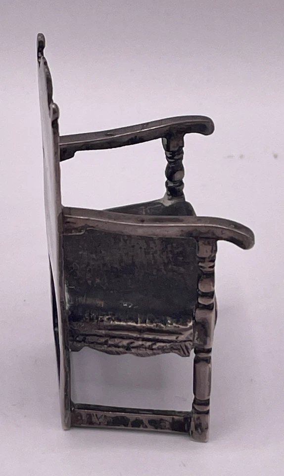 3 sillas antiguas en miniatura de plata de ley con sello inglés para casa de muñecas Foto 4 de 4