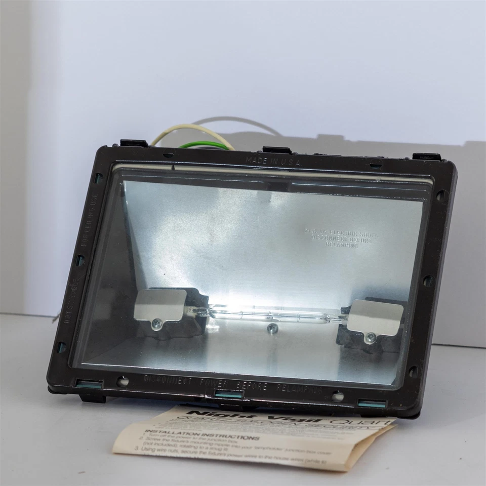 Lámpara halógena de seguridad exterior de cuarzo vigilia nocturna vintage de los años 80 hecha en EE. UU. Foto 3 de 4