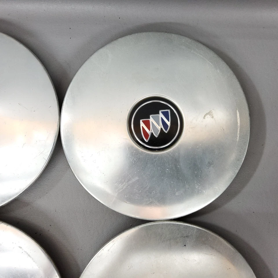 91-96 Buick Park Avenue tampas de centro de roda prata 25605038 conjunto de F4 - Imagem 3 de 4