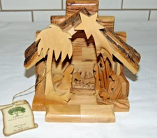 Vtg Holy Family Nativity Carved Olive Wood Manger Handmade In Bethlehem 5" x 5"