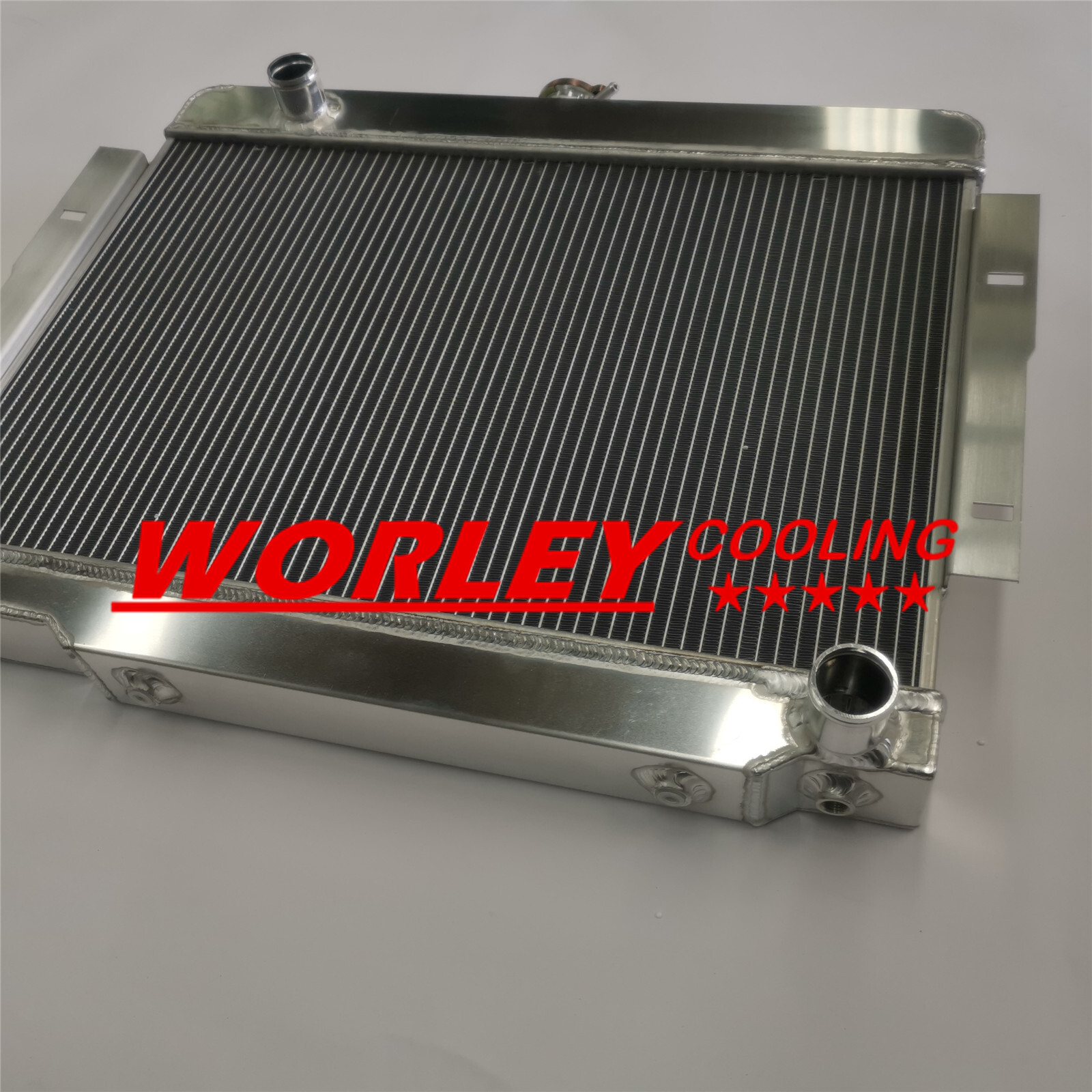 3Row Aluminum Radiator For 72-86 Jeep CJ CJ5 CJ7 Chevy Small Block SBC ...