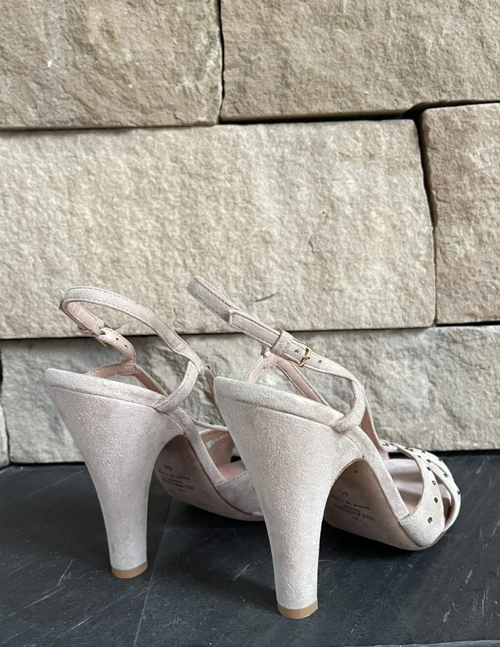 Nuovi sandali Slingback VALENTINO GARAVANI beige pelle scamosciata cinturino cristallo rockstud 40
