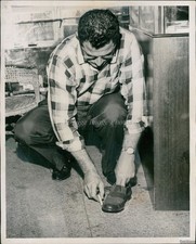 1960 Murder Herald Gene Hyde Photographer Glasses Vintage Shoe Man Photo 8X10