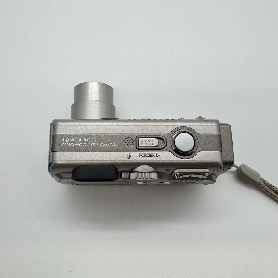 Samsung Digimax V4 Digital Camera Compact 4MP 3x Zoom with Case Tested Working - Image 4 of 4