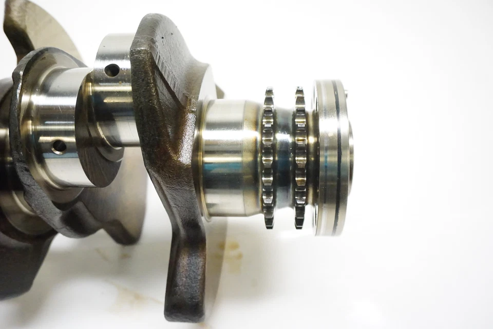 Коленвал двигателя 2013-2016 AUDI S4 S5 CTU 06E105101AD - Изображение 3 из 4