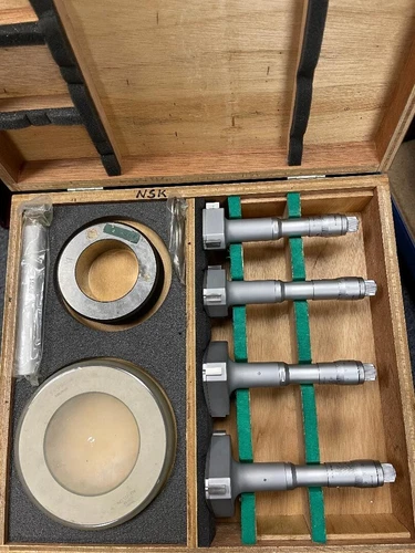 MITUTOYO ANNALOGUE BORE MIC SET