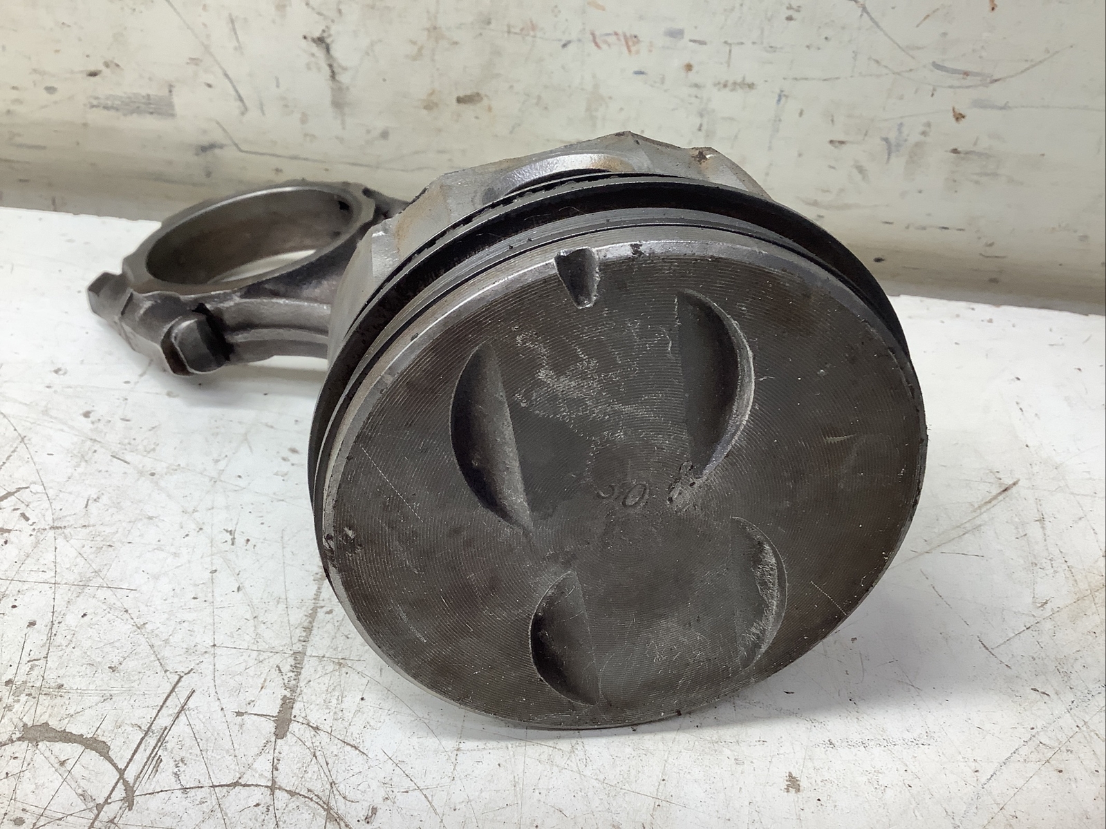 FORD 302 CONNECTING ROD & PISTON ASSEMBLY ROD C8OEA .30 OVER