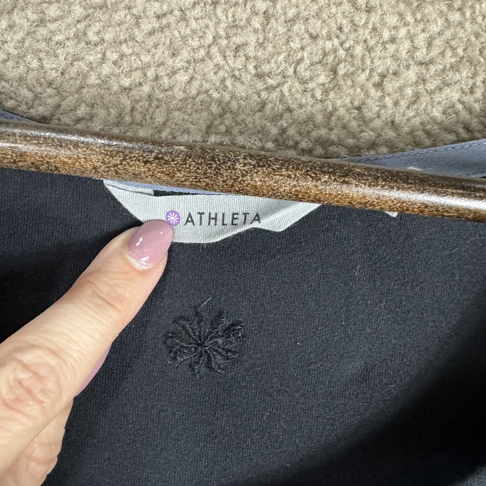 VETEMENTS Abito donna Athleta Crescendo piccolo nero cappuccio manica aderente svasato tasca viaggio