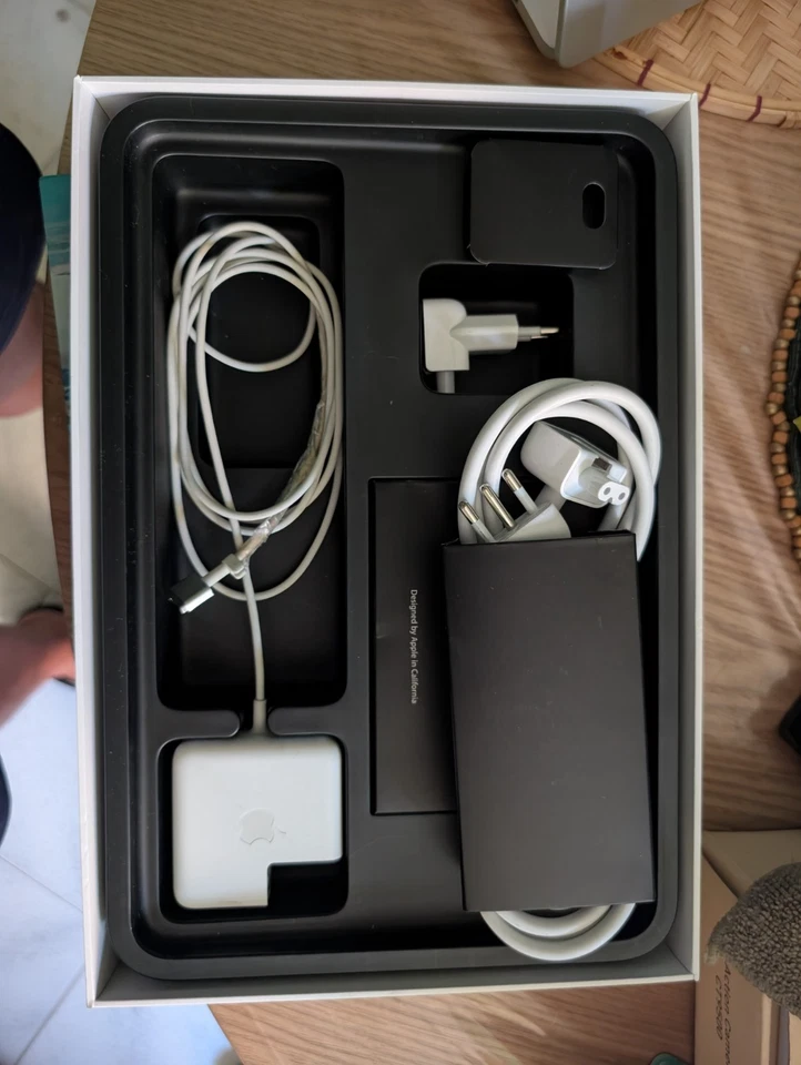 Apple MacBook Air 11" 2014 · i5 · 4GB · 128GB, foto 4 di 5