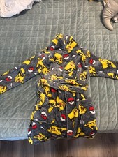 Pokemon Boys Pajama Robe Gray Bathrobe Size 6/7 Pikachu Pokeball