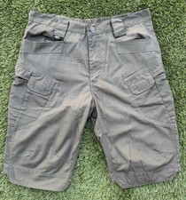 Men s Olive Green Cargo Shorts Size L Excellent Condition