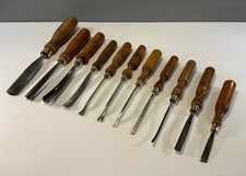 11 VINTAGE ADDIS WOOD CARVING TOOLS / GOUGES
