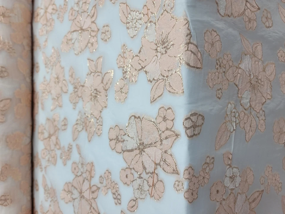 Tela Floral Flor Dorada Metálica Brocado Rubor Por Yarda Organza Blanca Foto 4 de 4