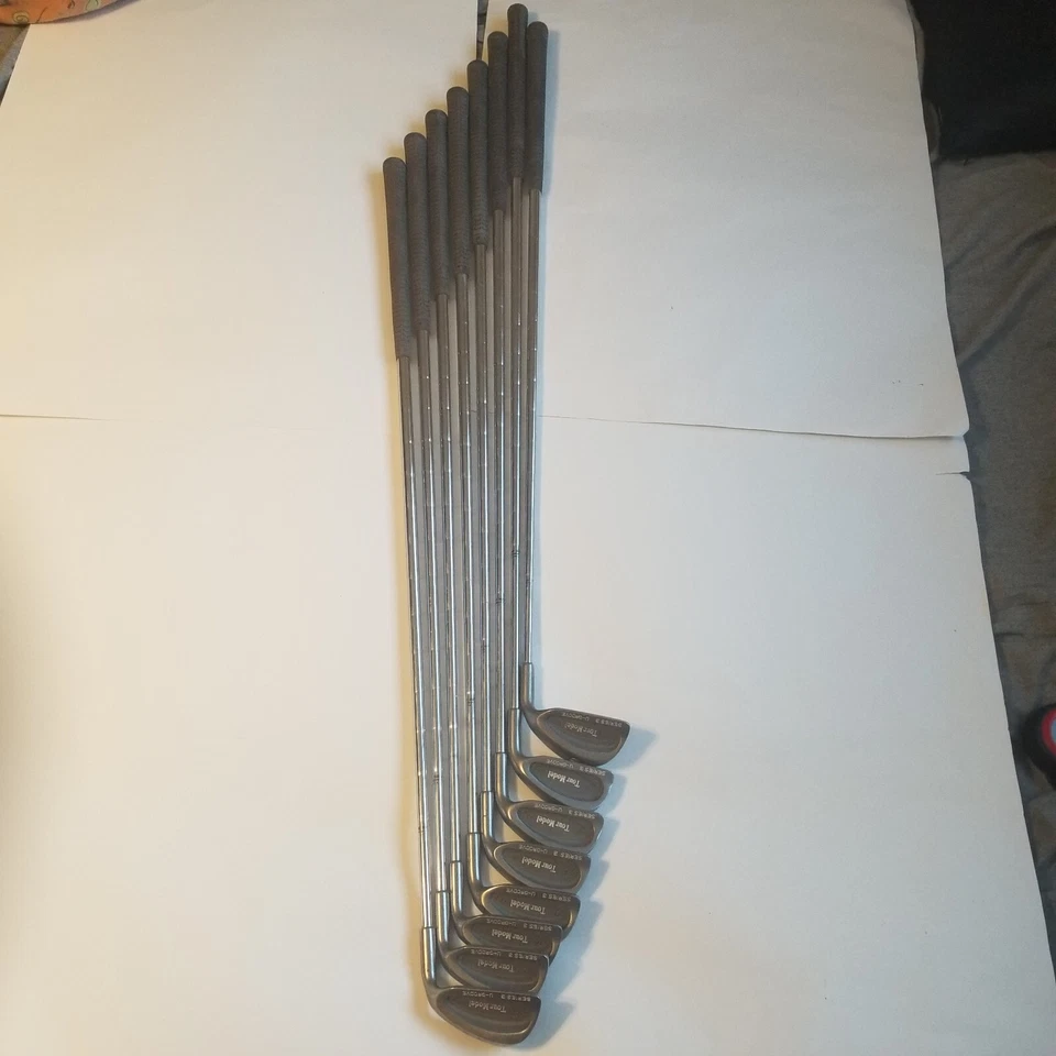 Tour Model Series 3 U-GROOVE Pitching Wedge & Iron Set 3 4 5 6 7 8 9 Red Dot RH - Image 2 of 4