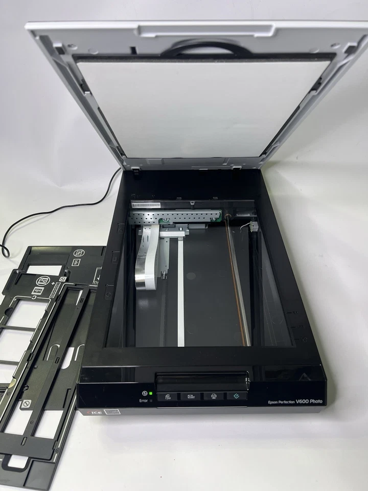 Epson Perfection V600 Photo Document Scanner Works - Image 4 of 4