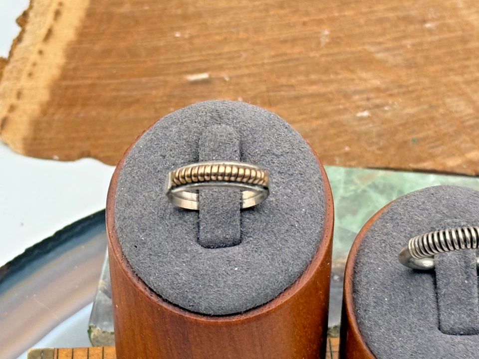 Lote de 2 anillos de banda simples nativos de ley y alambre talla 7,5 y 8--TB273,25 Foto 2 de 4