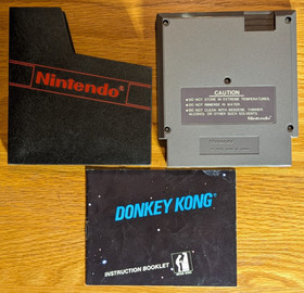 Donkey Kong Arcade Classic NES - 5-screw cart - Book & Sleeve  TESTED Works !! 