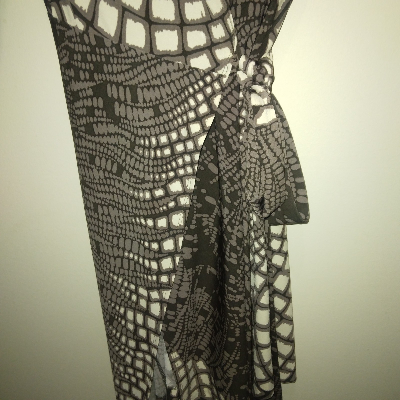 Women's Etcetera geometric pattern wrap dress siz… - image 3