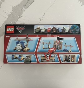 LEGO 8487: DISNEY CARS Flo's V8 Caf&eacute; - RETIRED 2011 - New / Sealed