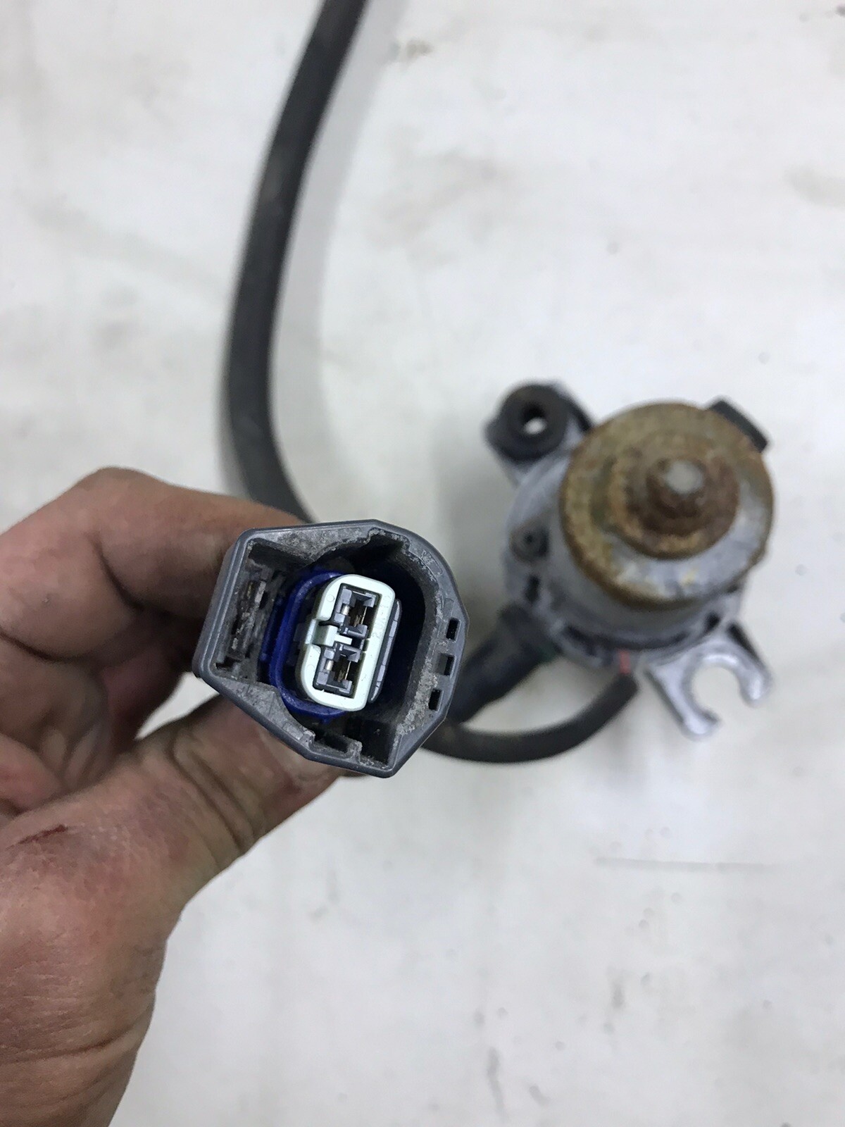 20002009 VOLVO S40 S60R S60 V70R V70 C70 VACUUM PUMP 30630398 OEM