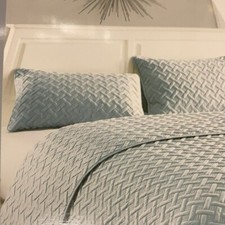 VCNY Home 3pc Quilt set Queen color sky blue
