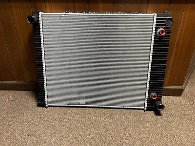 New Freightliner CHS25 74670 Heavy Duty Truck Radiator 238616