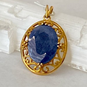 10k Vintage Yellow Gold No Heat Oval 8.15ct Blue Sapphire Pendant