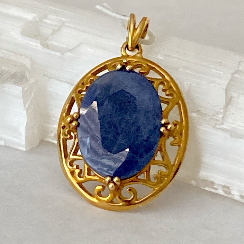 10k Vintage Yellow Gold No Heat Oval 8.15ct Blue Sapphire Pendant