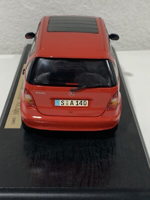Mercedes-Benz A-Class Long Version DieCast 1/18 Red